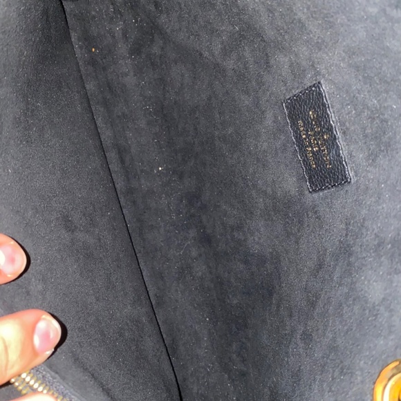 Louis Vuitton Victoire Mng Noir Handbag - Picture 7 of 9